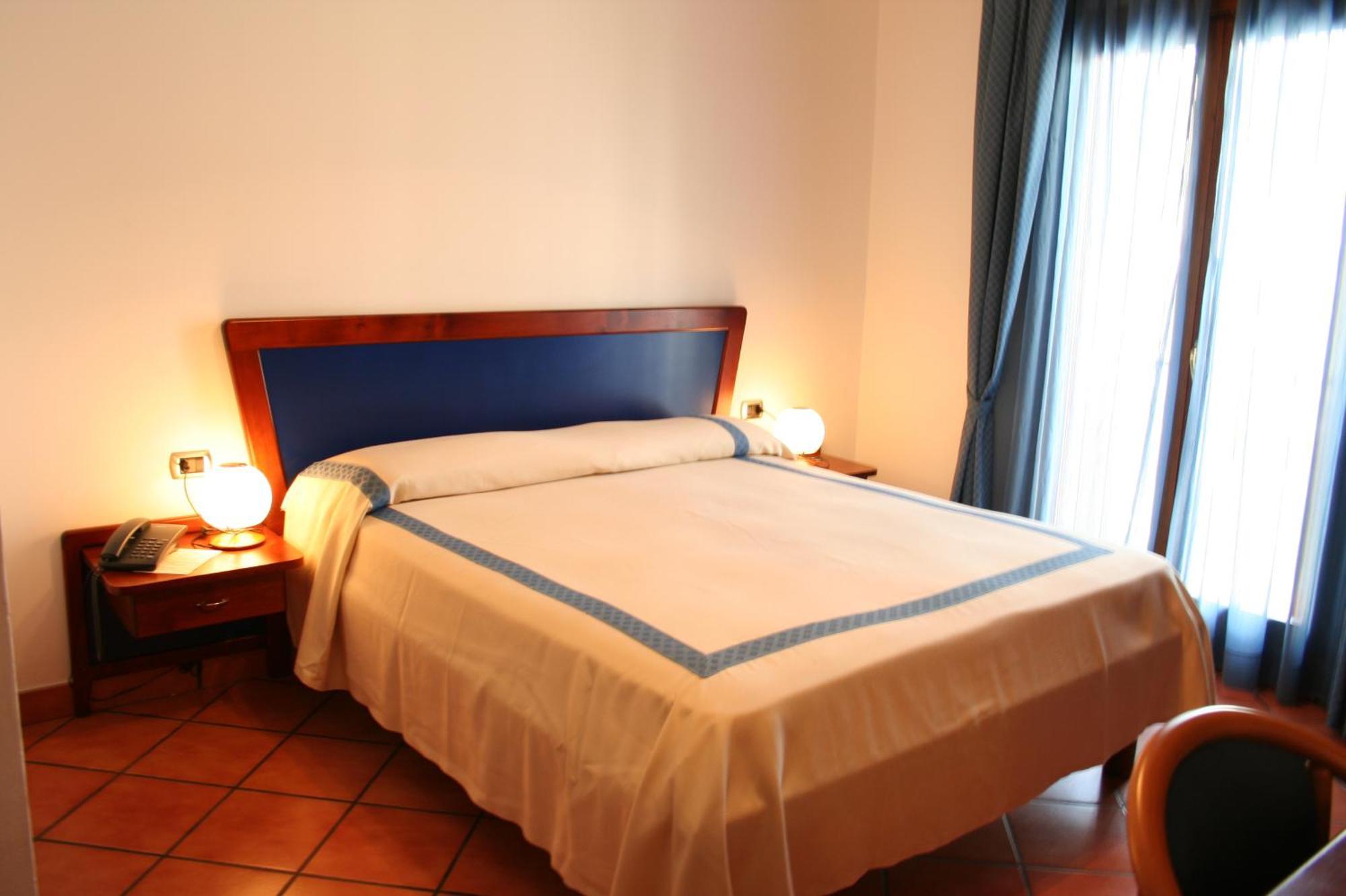 Hotel Locanda Dei Trecento Sapri Buitenkant foto
